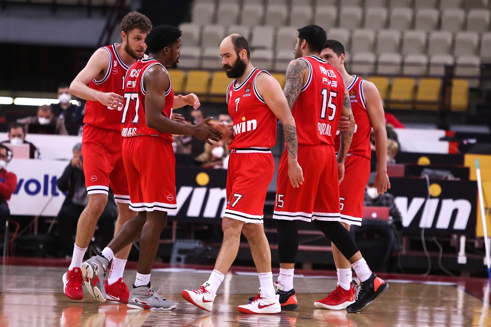 Το σερί περνάει από τη Φενέρ