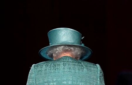 Ζαμπούνης στο MEGA : Τον Απρίλιο η διαδοχή της Ελισάβετ από τον Κάρολο