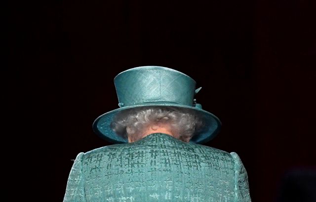 Ζαμπούνης στο MEGA : Τον Απρίλιο η διαδοχή της Ελισάβετ από τον Κάρολο