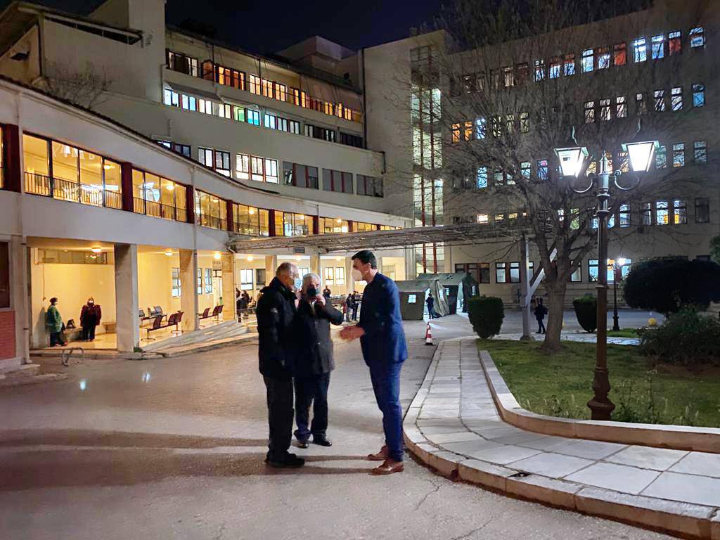 Κορωνοϊός : Στην εφημερία του ΝΙΜΤΣ ο υπουργός Υγείας, Βασίλης Κικίλιας