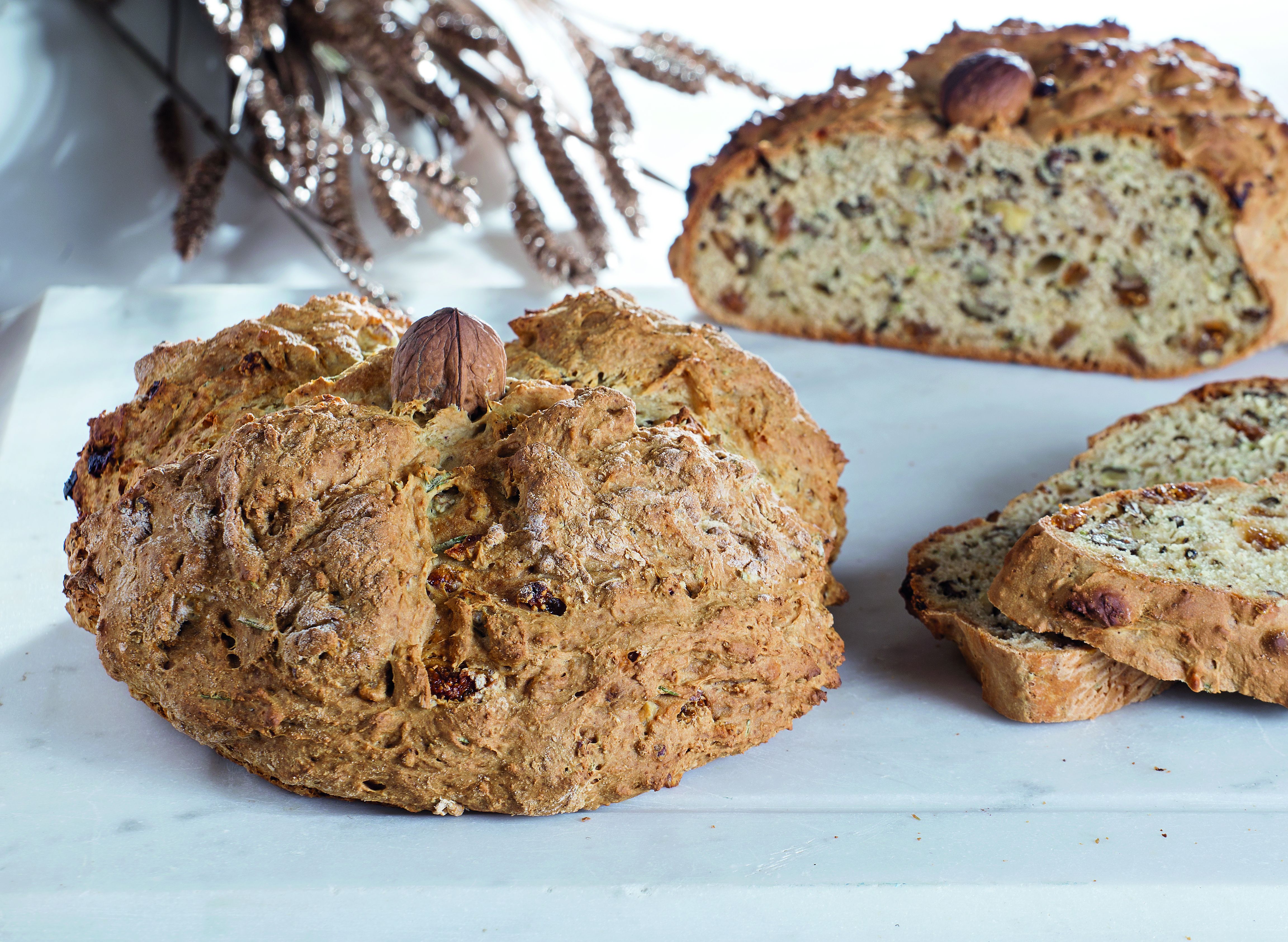 Soda Bread με ξερά σύκα και καρύδια