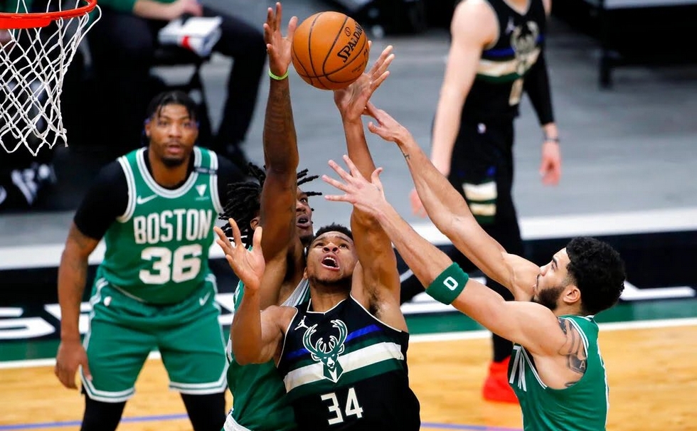 Σέλτικς – Μιλγουόκι Μπακς 122-114 : Οι Κέλτες βομβάρδισαν με τρίποντα τα Ελάφια