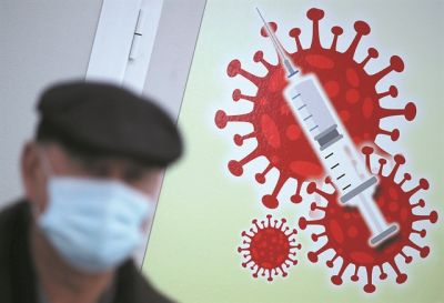 Αχιλλέας Γραβάνης : «Στο μέλλον θα εμβολιαζόμαστε με πολυδύναμα εμβόλια» | tovima.gr