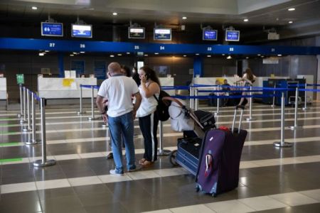 Κοροναϊός : Παράταση έως τις 5 Απριλίου των περιορισμών στις πτήσεις εσωτερικού