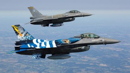 Ελληνικά F-16 πέταξαν πάνω από τα Σκόπια για τον ένα χρόνο από την ένταξη στο ΝΑΤΟ