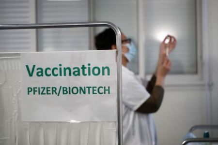BioNTech : Παραγωγή 2,5 δισεκατομμυρίων δόσεων εμβολίου εντός του 2021