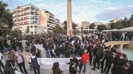 Οι επιχειρήσεις αντιπερισπασμού και «φακελώματος»