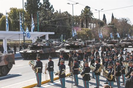 Ωρα ταμείου για τη μικρή οθόνη
