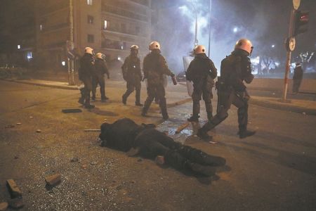 Η επικίνδυνη συμμαχία της βίας