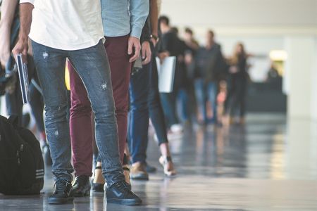 Κίνδυνος για υψηλή ανεργία χωρίς τα μέτρα στήριξης