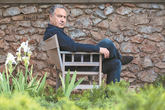 «Η ποίηση δεν είναι μόνο φιλολογία»