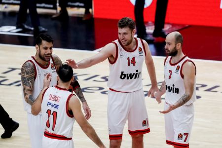 Ολυμπιακός : Όλη η χρονιά σε 40 λεπτά