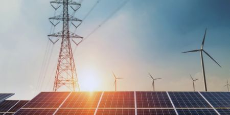 Σκρέκας : Διεθνείς διασυνδέσεις και πράσινα συμβόλαια για ανταγωνιστικές τιμές ενέργειας