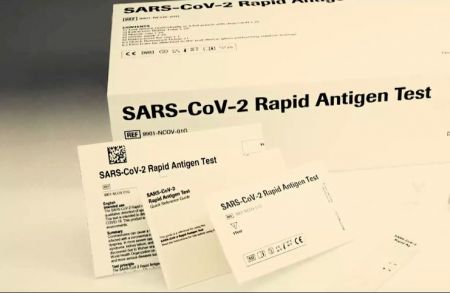 Κορωνοϊός : Φτάνουν στα φαρμακεία τα self tests – Πώς θα τα κάνουμε σπίτι μας