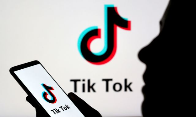 Tik Tok : «Πόλος έλξης για παιδόφιλους» – Σήμα κινδύνου από την Δίωξη Ηλεκτρονικού Εγκλήματο