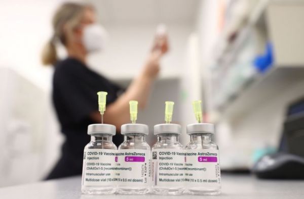 Εμβόλιο AstraZeneca : Ανησυχία στον κόσμο, πονοκέφαλος για τους επιστήμονες – Το ύποπτο περιστατικό στην Ελλάδα | tovima.gr