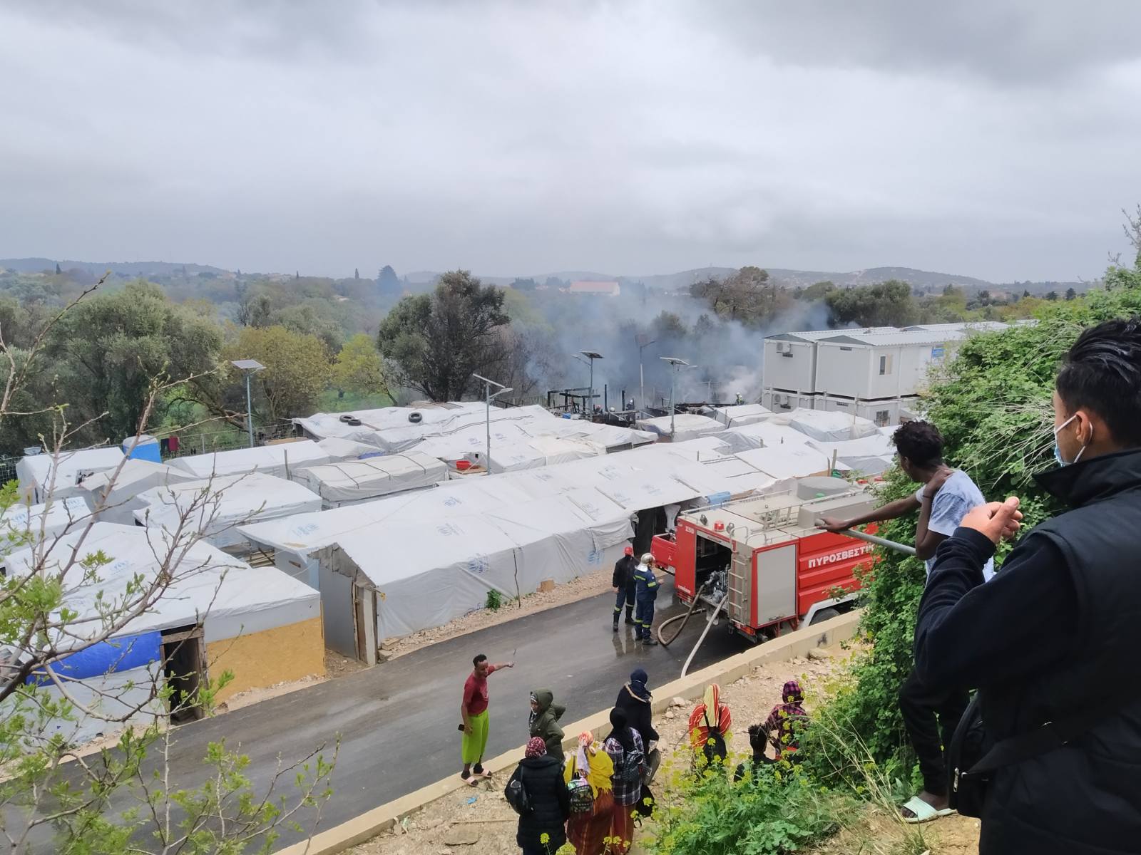 Χίος : Φωτιά στη ΒΙΑΛ – Κάηκαν ολοσχερώς 15 σκηνές