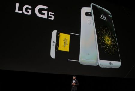 LG : Εγκαταλείπει τα έξυπνα κινητά και στρέφεται στα ηλεκτρικά αυτοκίνητα