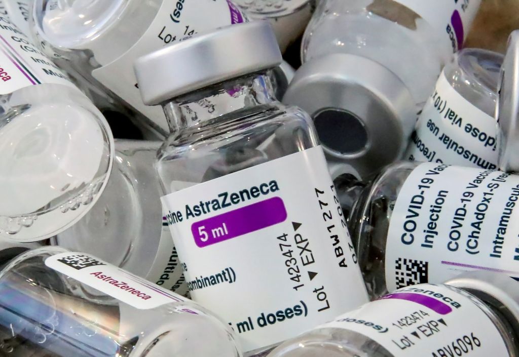 Επιτροπή Εμβολιασμών : Κανονικά το AstraZeneca – Σύσταση για χορήγηση στους άνω των 30 ετών