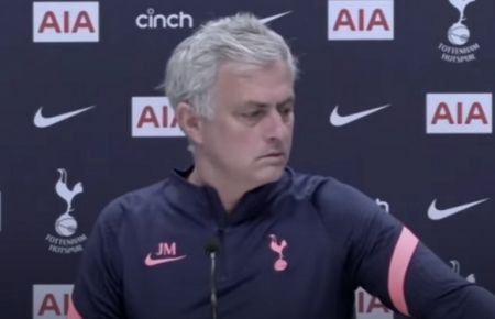 Μουρίνιο : Διέκοψε την συνέντευξη τύπου του και μίλησε για τον πρίγκιπα Φίλιππο