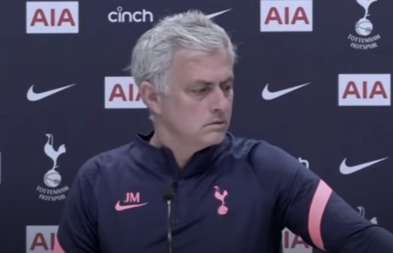 Μουρίνιο : Διέκοψε την συνέντευξη τύπου του και μίλησε για τον πρίγκιπα Φίλιππο