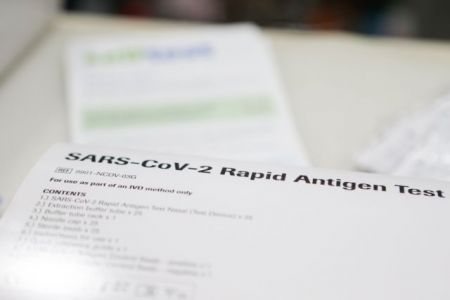 Σαρηγιάννης: Θα υπάρξει αποκλιμάκωση με τα self test