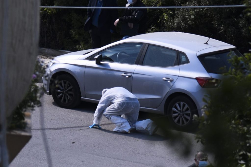 Γιώργος Καραϊβάζ : Ανθρωποκυνηγητό για τη σύλληψη των δολοφόνων – Τα λάθη τους και τα στοιχεία που μπορεί να αποκαλύψουν την ταυτότητά τους