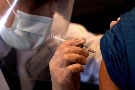 Johnson & Johnson : Ενδεχόμενη σχέση του εμβολίου με περιστατικά θρομβώσεων αναζητεί ο ΕΜΑ