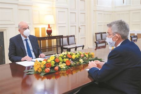 Συνάντηση Δένδια – Τσαβούσογλου: Το παρασκήνιο της 24ωρης αναβολής