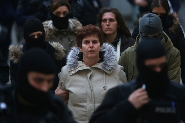 Πόλα Ρούπα : Από ισόβια μειώθηκε σε 6 χρόνια η ποινή της για την επίθεση στην ΤτΕ