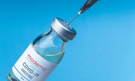 Εμβόλιο Moderna: Τι δείχνει νέα κλινική μελέτη για την αποτελεσματικότητά του