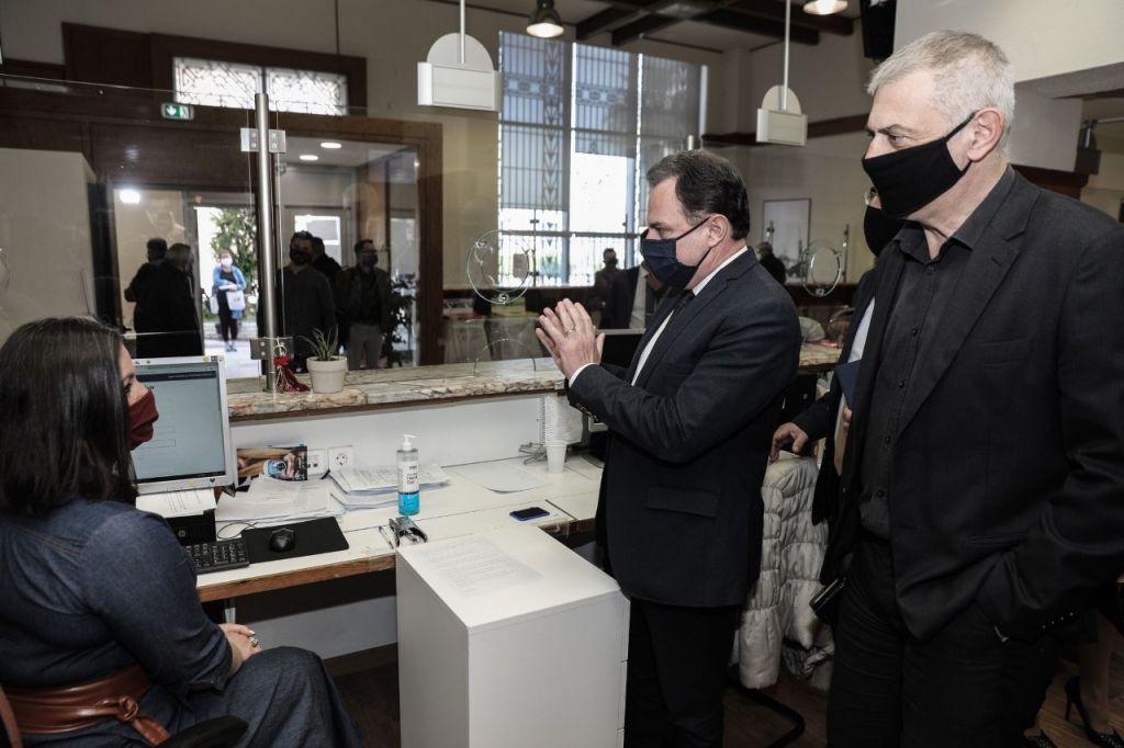 Δήμος Πειραιά: Μώραλης – Γεωργαντάς στο κεντρικό ΚΕΠ της πόλης