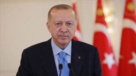 Dendias to meet Erdogan, Cavusoglu amid intractable disagreements in exploratory talks