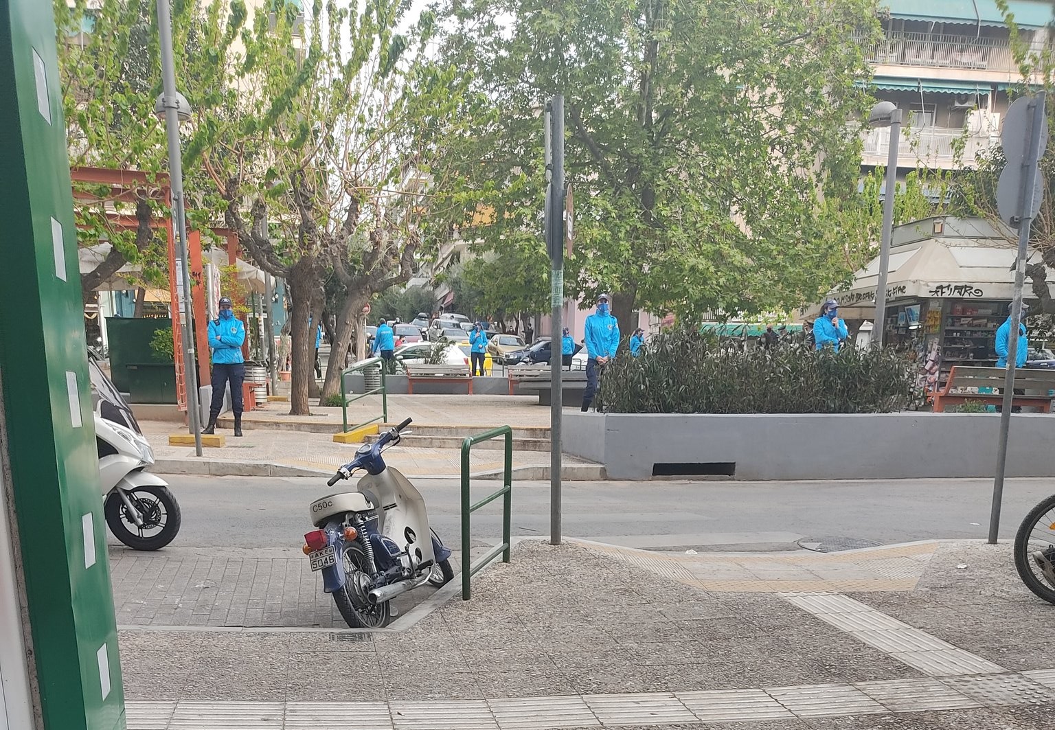 Πλατεία Βαρνάβα : Αστυνομικές δυνάμεις για την τήρηση των μέτρων κατά του κορωνοϊού