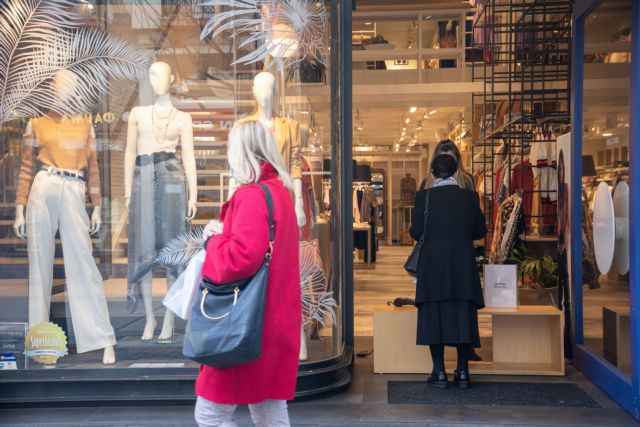 Lockdown: Κληρώνει σήμερα για εμπορικά κέντρα, click inside – Ανήσυχοι ειδικοί – Παραμένει η πίεση σε ΕΣΥ και Θεσσαλονίκη