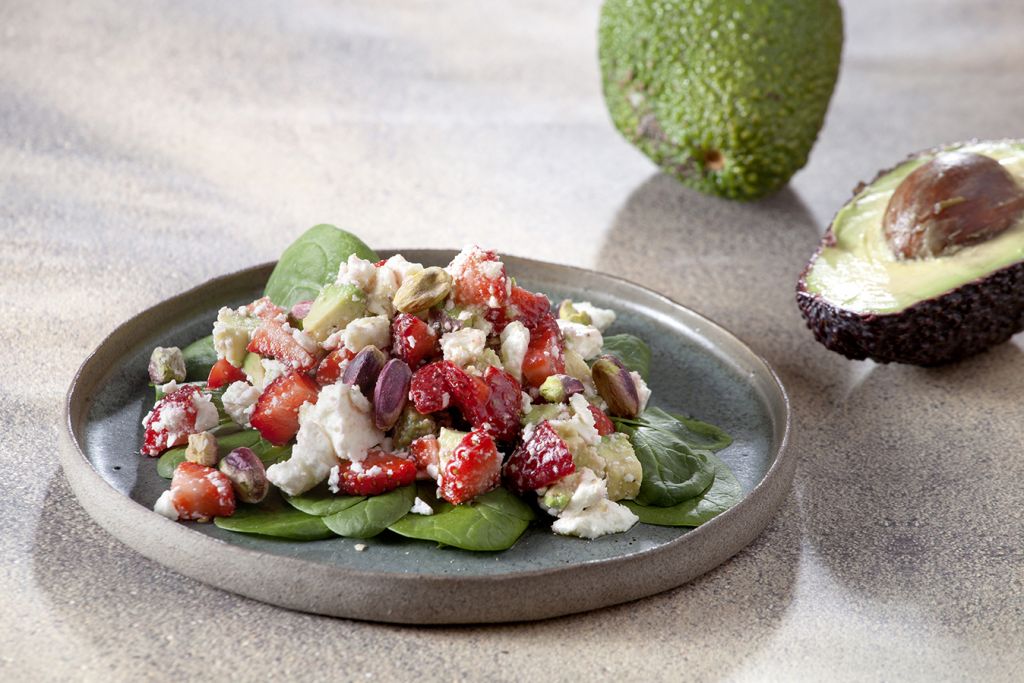 Κοκκινοπράσινη σαλάτα με λευκές πινελιές