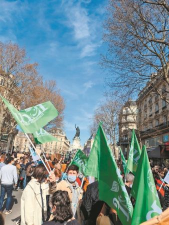 Γαλλία χαμένη στη μετάφραση της… laicite΄