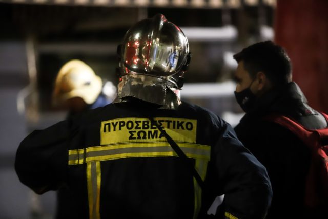 Τραγωδία στη Νέα Ερυθραία: Ένας νεκρός και δύο τραυματίες από πυρκαγιά σε σπίτι