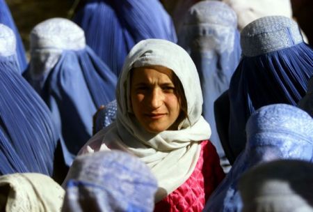 Αφγανιστάν : Κραυγή αγωνίας από τις γυναίκες – Φόβοι ότι οι Ταλιμπάν θα επιστρέψουν