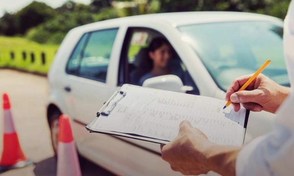 Σχολές Οδηγών : Ανοίγουν σήμερα – Πώς θα γίνονται μαθήματα, εξετάσεις