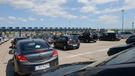 Σύσκεψη στο Μαξίμου : Πάσχα, κορωνοπάρτι και εστίαση στο τραπέζι