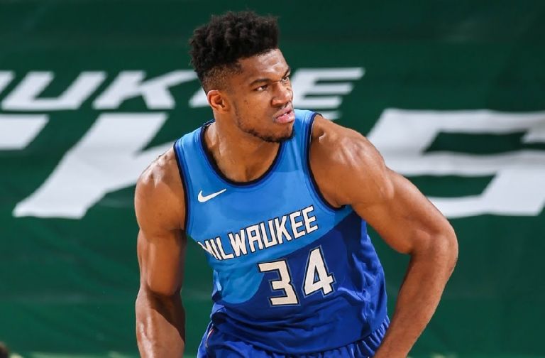 Εμφάνιση MVP και… ανησυχία για Γιάννη, λύγισαν στο τέλος οι Μπακς (127-128)