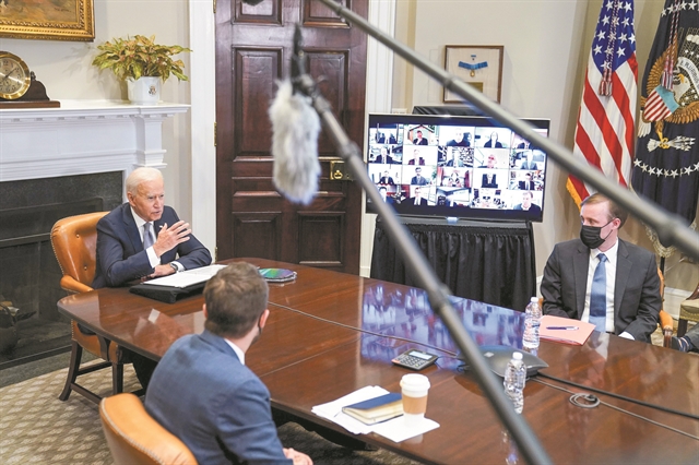 Απεξάρτηση από τα ασιατικά τσιπάκια θέλει ο Μπάιντεν