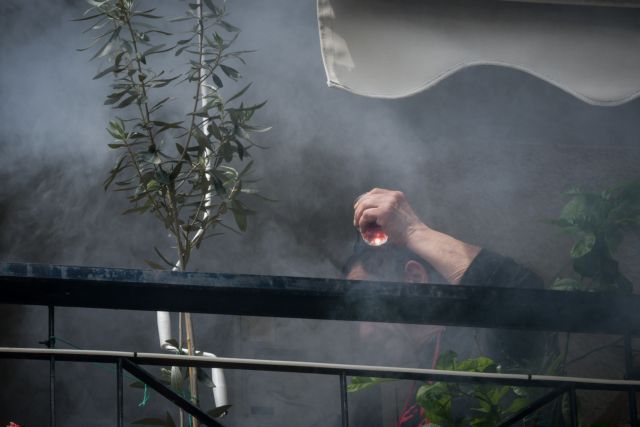 Lockdown : Πάσχα εντός των τειχών και φέτος – Τραπέζι με μέχρι δύο οικογένειες;