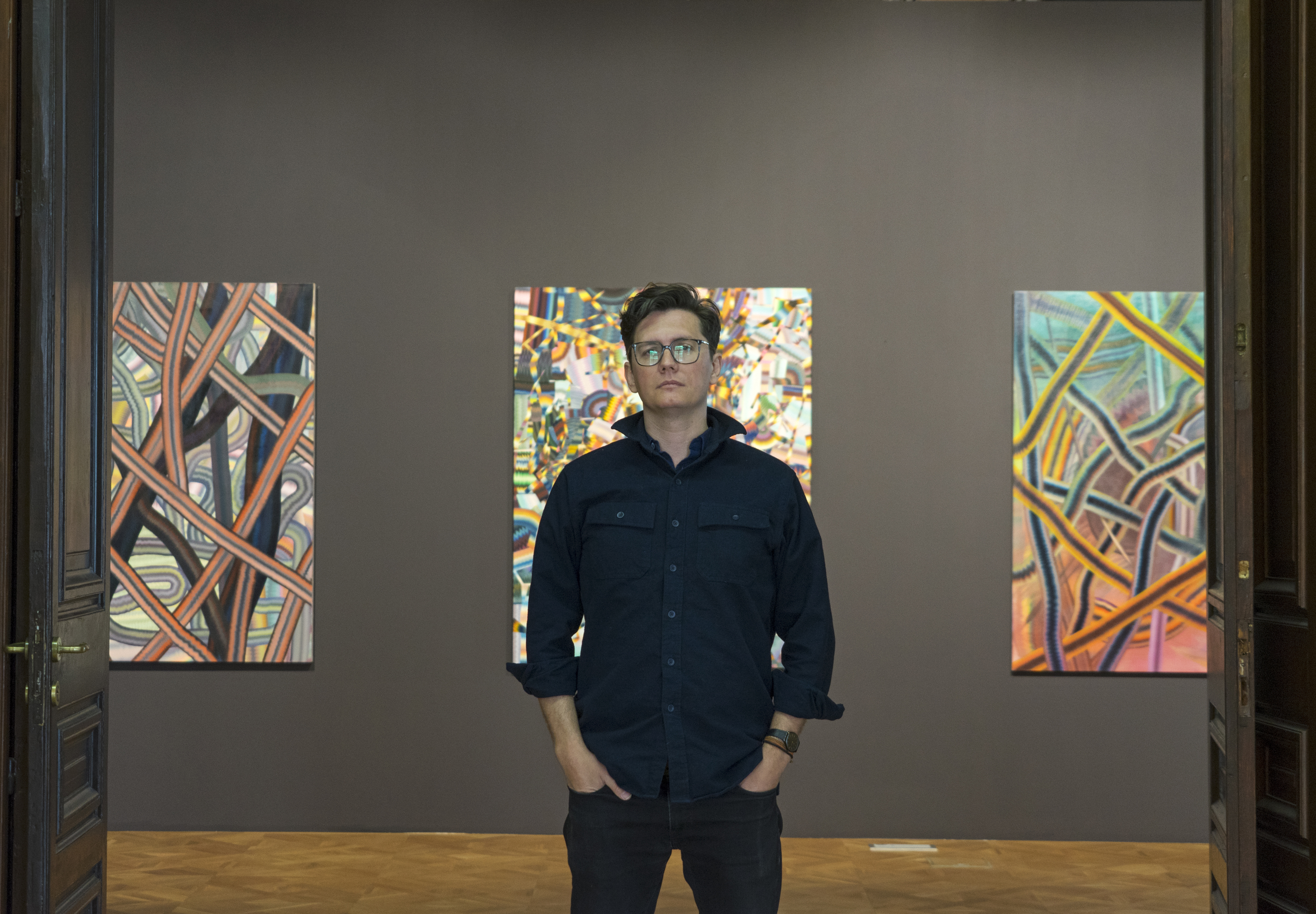 Κλίντον Κινγκ: «Πάντα μαθαίνω κάτι εντελώς καινούργιο από κάθε πίνακα που φτιάχνω»