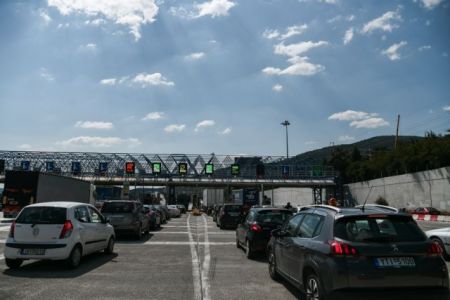 Πάσχα στο χωριό: Εξετάζεται ακόμα και «μπλόκο» στην ΕΡΓΑΝΗ για μετακινήσεις εκτός περιφέρειας