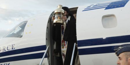 Ανατροπή στη μεταφορά του Αγίου Φωτός