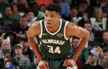 Αντετοκούνμπο: Σπουδαίο επίτευγμα η δεύτερη θέση των σκόρερ – Συνεχίζω τη σκληρή δουλειά