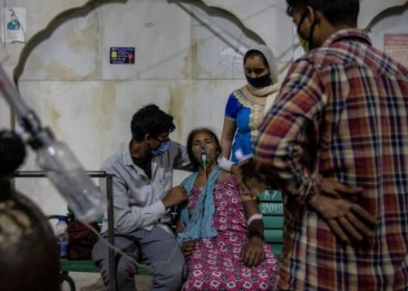Εκτός ελέγχου ο κορωνοϊός στην Ινδία  – Πάνω από 350.000 κρούσματα σε 24 ώρες