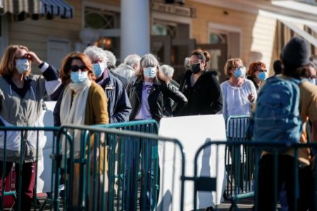 Γαλλία: Ανησυχία για τους διασωληνωμένους – Ξεπέρασαν τις 6.000